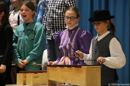 Otroci Osnovne šole Marije Vere Mi smo svet, mi smo otroci (17)